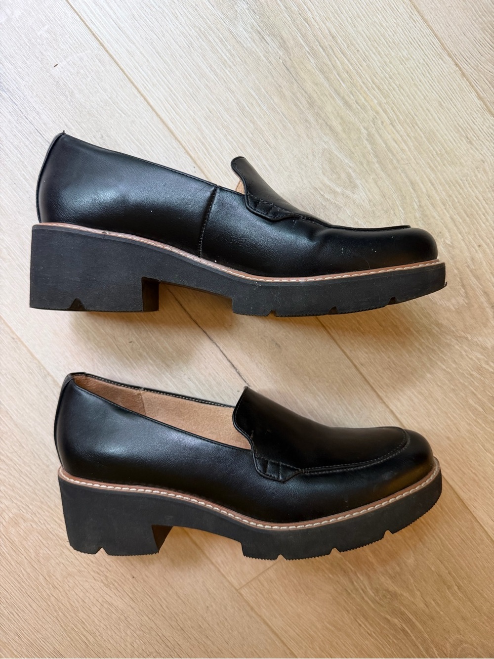 Naturalizer black vegan leather loafers, women’s size 8.5